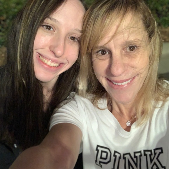 Meet your Posher, Jennifer - Picture 6 of 11